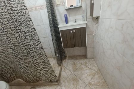 Banheiro de apartamento para alugar com 2 quartos, 70m² em Parque Duque, Duque de Caxias