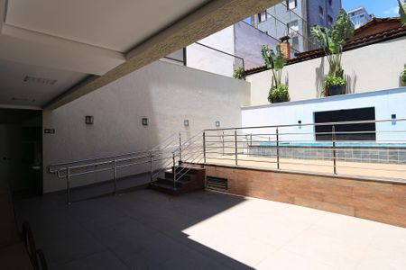 Apartamento para alugar com 150m², 2 quartos e 2 vagas Apartamento para alugar com 150m², 2 quartos e 2 vagasÁrea comum - Piscina