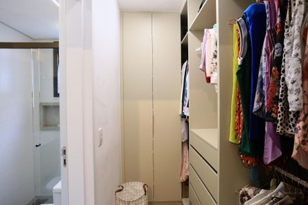 Apartamento para alugar com 150m², 2 quartos e 2 vagas Apartamento para alugar com 150m², 2 quartos e 2 vagasCloset da suíte