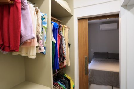 Apartamento para alugar com 150m², 2 quartos e 2 vagas Apartamento para alugar com 150m², 2 quartos e 2 vagasCloset da suíte