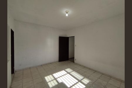 Casa para alugar com 60m², 3 quartos e sem vaga Casa para alugar com 60m², 3 quartos e sem vagaSala