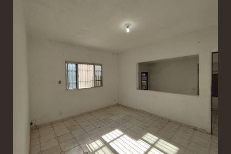 Casa para alugar com 60m², 3 quartos e sem vaga Casa para alugar com 60m², 3 quartos e sem vagaSala