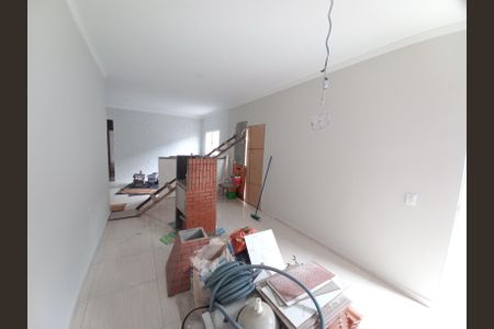 Sala de casa para alugar com 2 quartos, 80m² em Parque Bitaru, São Vicente