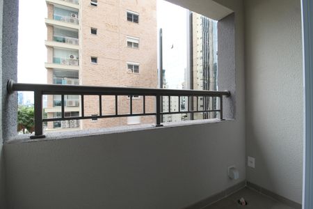 Varanda de kitnet/studio à venda com 1 quarto, 24m² em Vila Nova Conceição, São Paulo