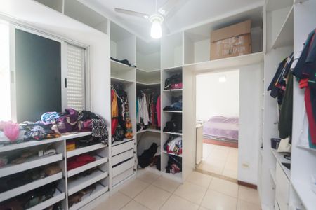 Apartamento para alugar com 200m², 3 quartos e 2 vagasCloset da suíte