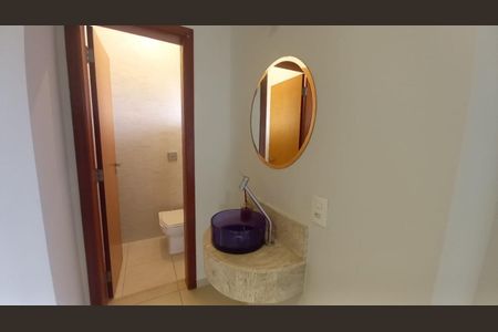 Casa de condomínio para alugar com 180m², 3 quartos e 2 vagas