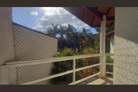 Casa de condomínio para alugar com 180m², 3 quartos e 2 vagas