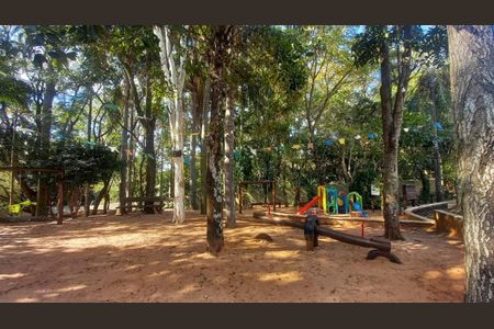 Casa de condomínio para alugar com 180m², 3 quartos e 2 vagas