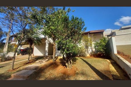 Casa de condomínio para alugar com 180m², 3 quartos e 2 vagas