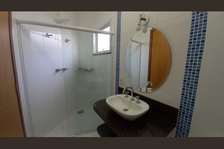 Casa de condomínio para alugar com 180m², 3 quartos e 2 vagas