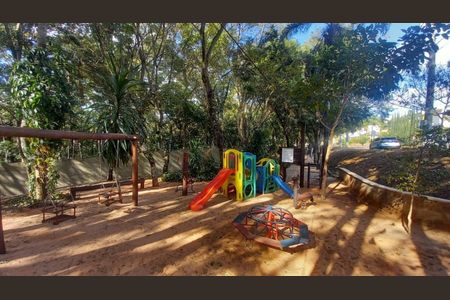 Casa de condomínio para alugar com 180m², 3 quartos e 2 vagas
