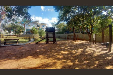 Casa de condomínio para alugar com 180m², 3 quartos e 2 vagas