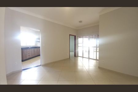 Casa de condomínio para alugar com 180m², 3 quartos e 2 vagas