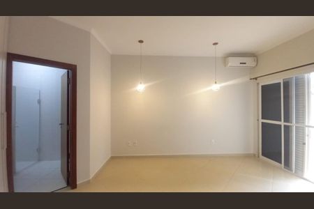 Casa de condomínio para alugar com 180m², 3 quartos e 2 vagas