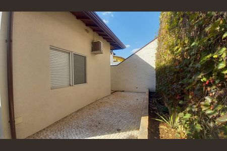Casa de condomínio para alugar com 180m², 3 quartos e 2 vagas