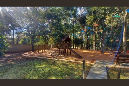 Casa de condomínio para alugar com 180m², 3 quartos e 2 vagas
