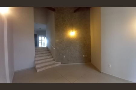 Casa de condomínio para alugar com 180m², 3 quartos e 2 vagas