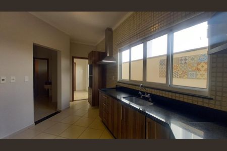 Casa de condomínio para alugar com 180m², 3 quartos e 2 vagas
