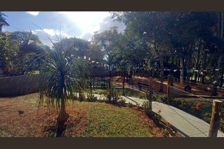Casa de condomínio para alugar com 180m², 3 quartos e 2 vagas