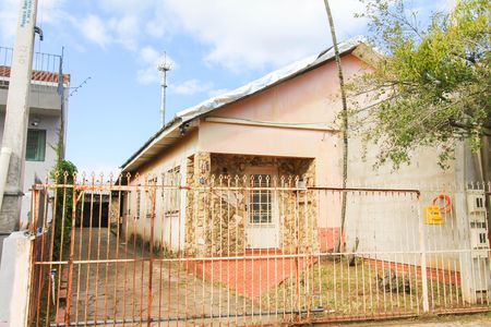 Casa para alugar com 100m², 2 quartos e 3 vagasFachada