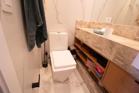 Apartamento para alugar com 187m², 3 quartos e 2 vagas Apartamento para alugar com 187m², 3 quartos e 2 vagasBanheiro da Suíte 1