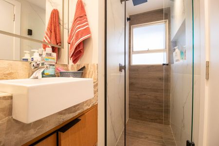 Apartamento para alugar com 187m², 3 quartos e 2 vagas Apartamento para alugar com 187m², 3 quartos e 2 vagasBanheiro da Suíte 1