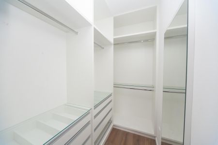 Apartamento para alugar com 73m², 3 quartos e 2 vagas Apartamento para alugar com 73m², 3 quartos e 2 vagasCloset da suíte