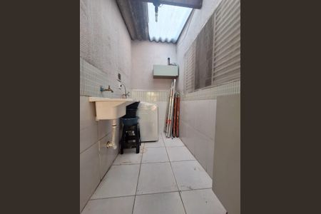 Casa à venda com 60m², 2 quartos e 1 vagaÁrea de Serviço
