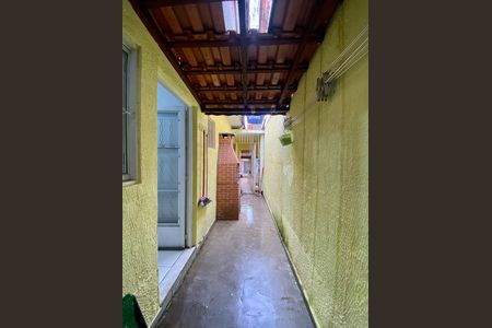Casa à venda com 60m², 2 quartos e 1 vagaQuintal