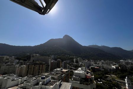 Vista da sala  de apartamento à venda com 5 quartos, 750m² em Lagoa, Rio de Janeiro