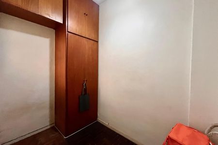 Apartamento à venda com 750m², 5 quartos e 4 vagas Apartamento à venda com 750m², 5 quartos e 4 vagasQuarto de Serviço 1