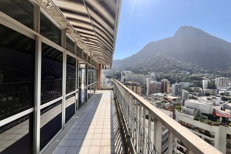 Apartamento à venda com 750m², 5 quartos e 4 vagas Apartamento à venda com 750m², 5 quartos e 4 vagasVaranda