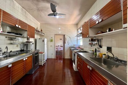 Apartamento à venda com 750m², 5 quartos e 4 vagas Apartamento à venda com 750m², 5 quartos e 4 vagasCozinha