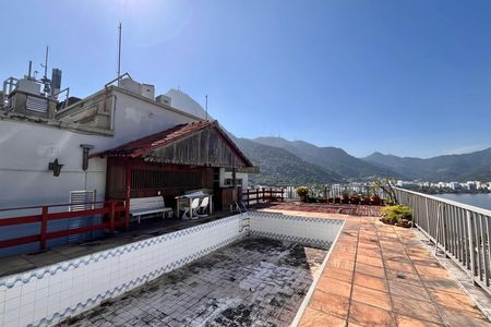 Apartamento à venda com 750m², 5 quartos e 4 vagas Apartamento à venda com 750m², 5 quartos e 4 vagasCobertura