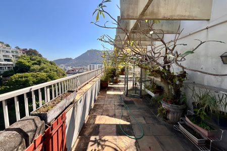 Apartamento à venda com 750m², 5 quartos e 4 vagas Apartamento à venda com 750m², 5 quartos e 4 vagasCobertura