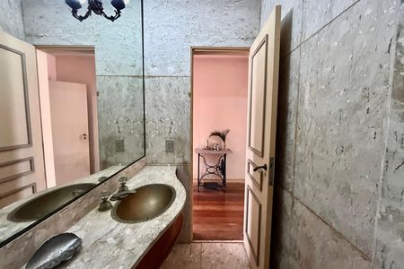 Apartamento à venda com 750m², 5 quartos e 4 vagas Apartamento à venda com 750m², 5 quartos e 4 vagasLavabo