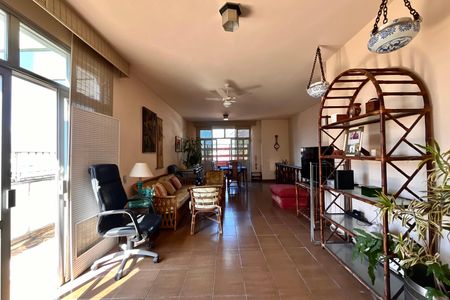 Apartamento à venda com 750m², 5 quartos e 4 vagas Apartamento à venda com 750m², 5 quartos e 4 vagasCobertura