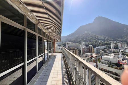 Apartamento à venda com 750m², 5 quartos e 4 vagas Apartamento à venda com 750m², 5 quartos e 4 vagasVaranda