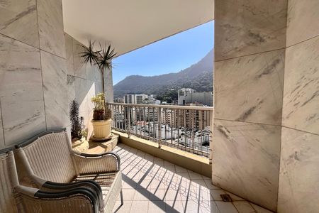 Apartamento à venda com 750m², 5 quartos e 4 vagas Apartamento à venda com 750m², 5 quartos e 4 vagasVaranda