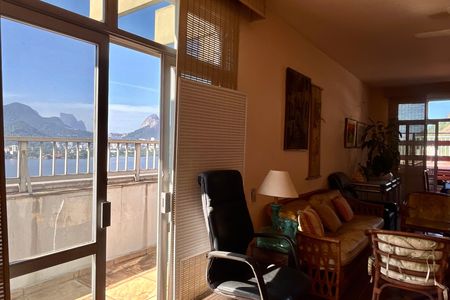 Apartamento à venda com 750m², 5 quartos e 4 vagas Apartamento à venda com 750m², 5 quartos e 4 vagasCobertura