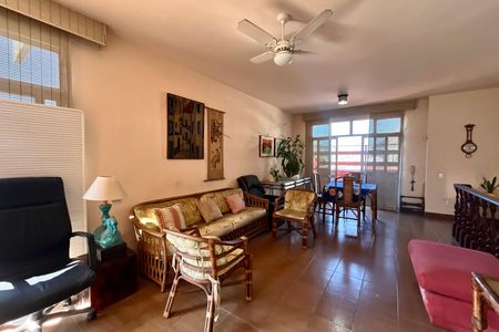 Apartamento à venda com 750m², 5 quartos e 4 vagas Apartamento à venda com 750m², 5 quartos e 4 vagasCobertura