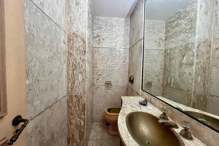 Apartamento à venda com 750m², 5 quartos e 4 vagas Apartamento à venda com 750m², 5 quartos e 4 vagasLavabo