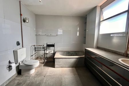 Apartamento à venda com 750m², 5 quartos e 4 vagas Apartamento à venda com 750m², 5 quartos e 4 vagasBanheiro da suite 2