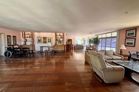 Apartamento à venda com 750m², 5 quartos e 4 vagas Apartamento à venda com 750m², 5 quartos e 4 vagasSala