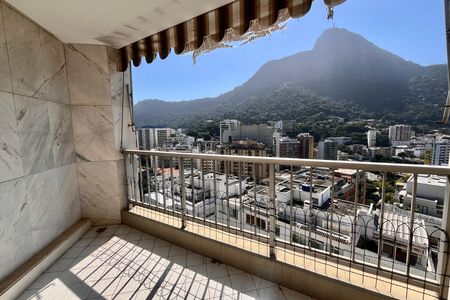 Apartamento à venda com 750m², 5 quartos e 4 vagas Apartamento à venda com 750m², 5 quartos e 4 vagasVaranda