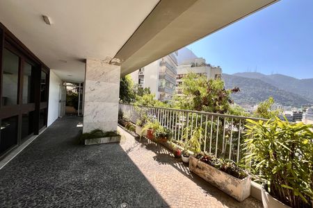 Apartamento à venda com 750m², 5 quartos e 4 vagas Apartamento à venda com 750m², 5 quartos e 4 vagasÁrea comum