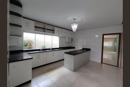 Cozinha de casa para alugar com 5 quartos, 500m² em Jardim Karaíba, Uberlândia