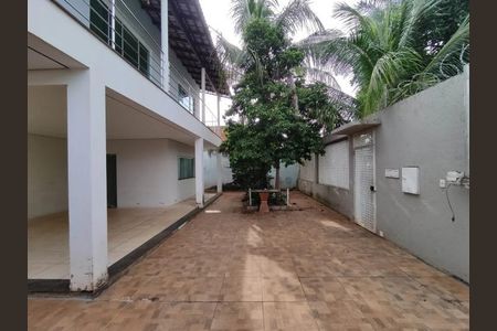 Casa para alugar com 500m², 5 quartos e 2 vagas