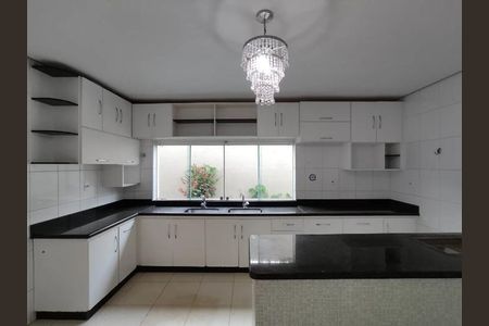 Cozinha de casa para alugar com 5 quartos, 500m² em Jardim Karaíba, Uberlândia