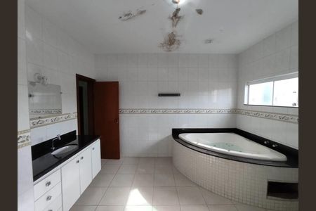 Casa para alugar com 500m², 5 quartos e 2 vagas
